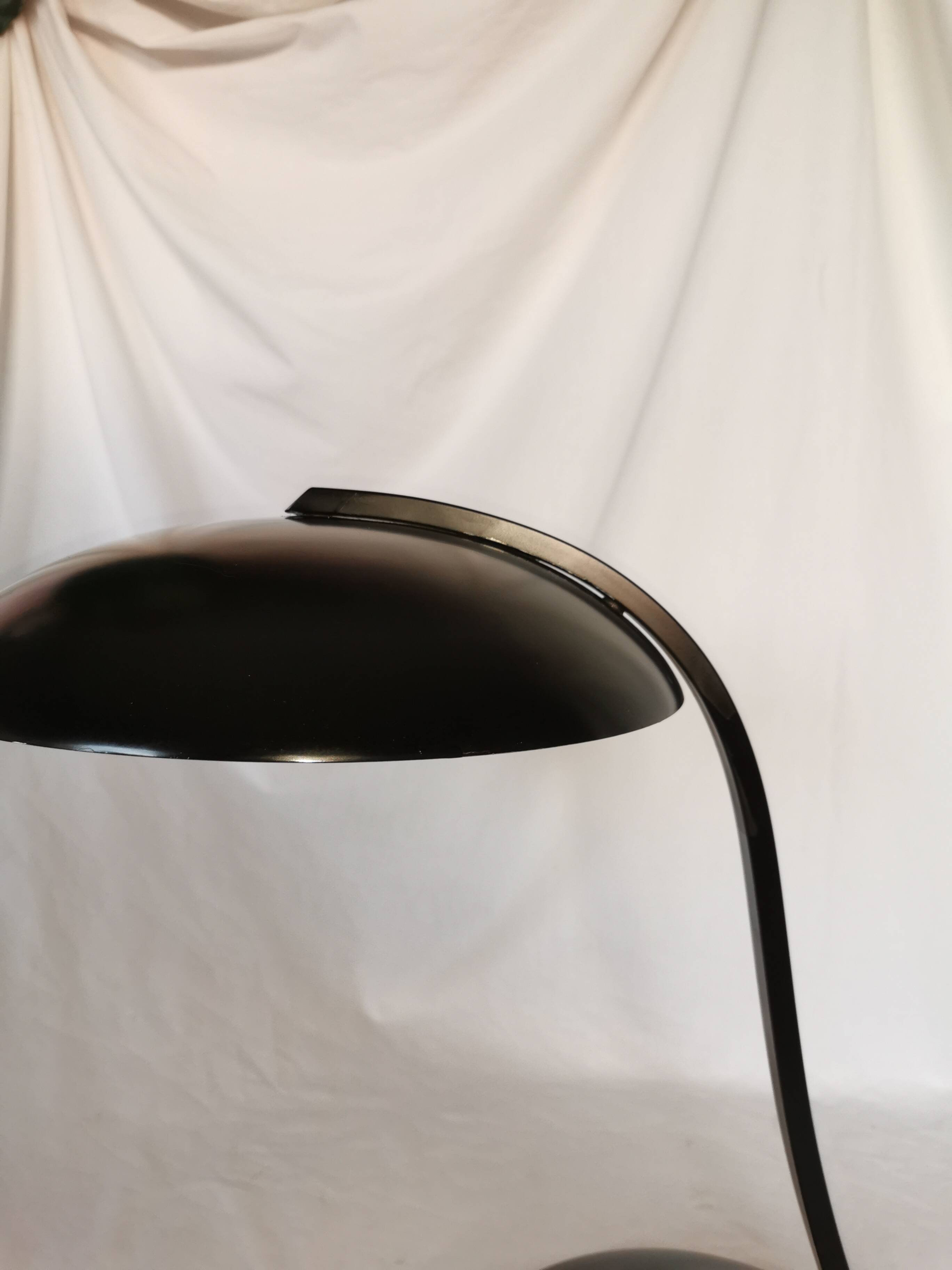 Mushroom lamp in black lacquered steel model Z290, Veneta Lumi, Italy, 1980