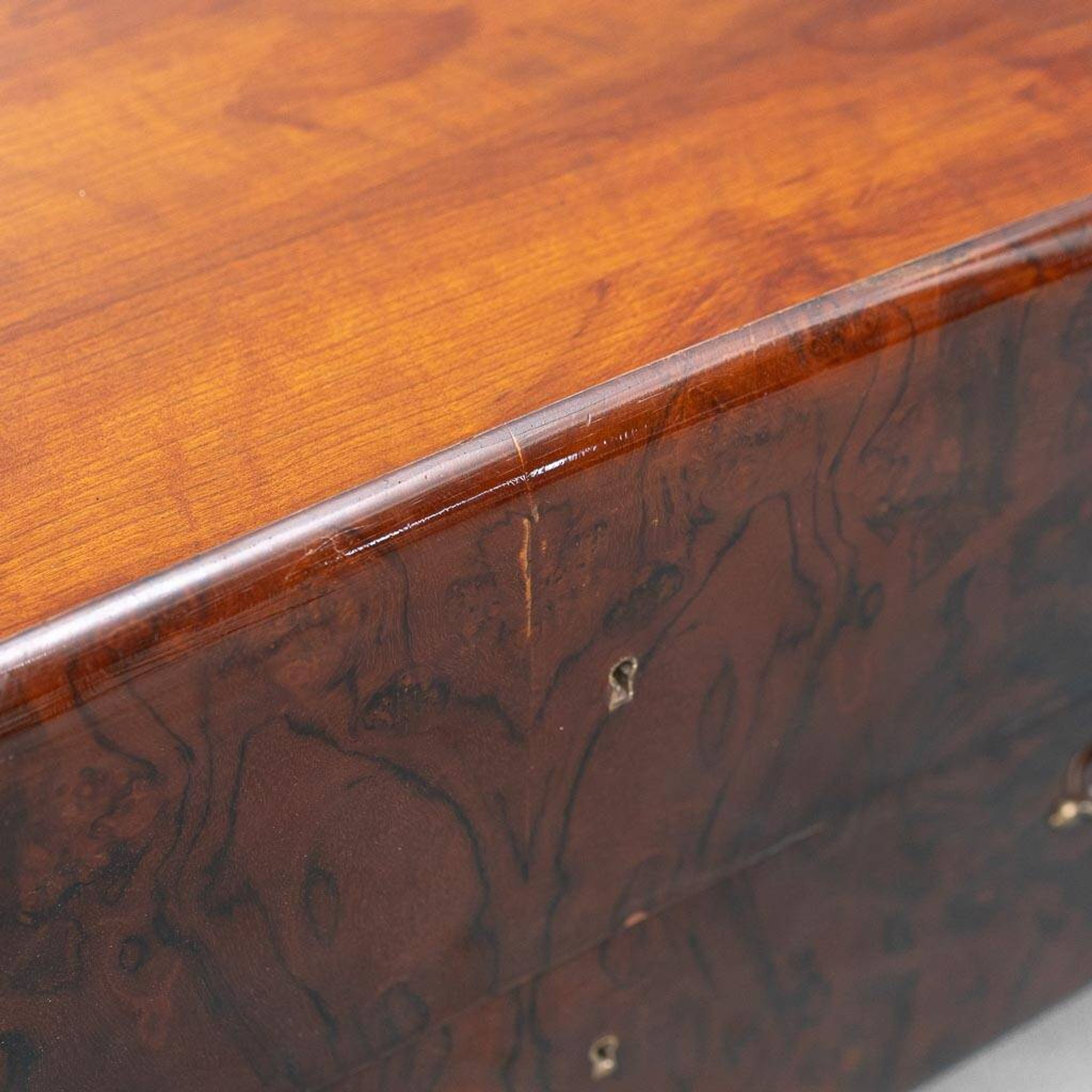 Buffet en bois vintage avec pieds en laiton, design des années 1960