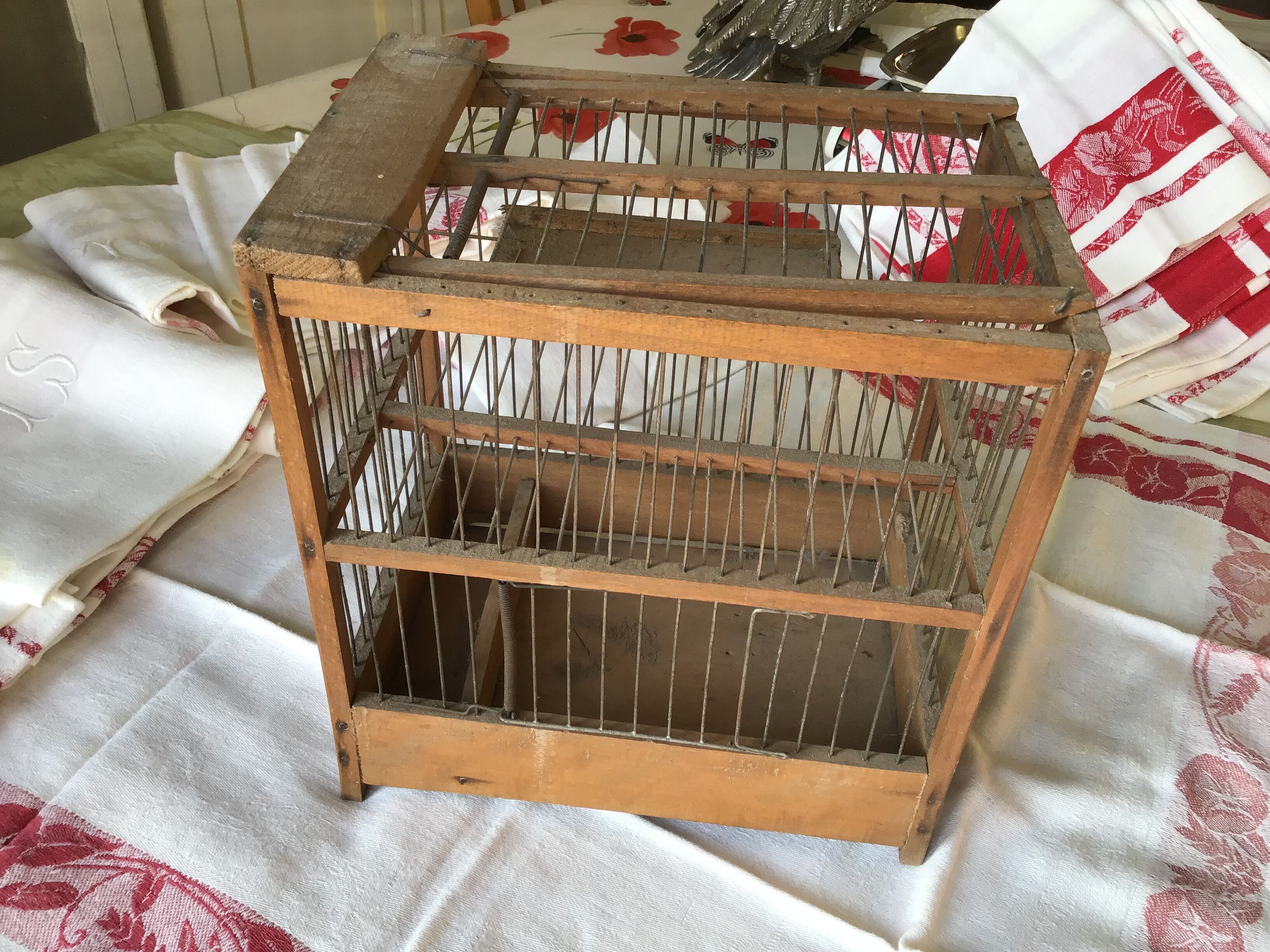 Cage à oiseaux en bois et fer