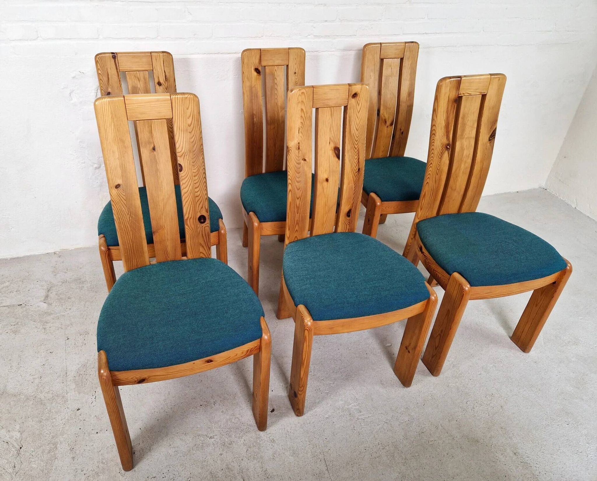 Ensemble de 6 chaises de salle à manger en pin danois, années 1970.