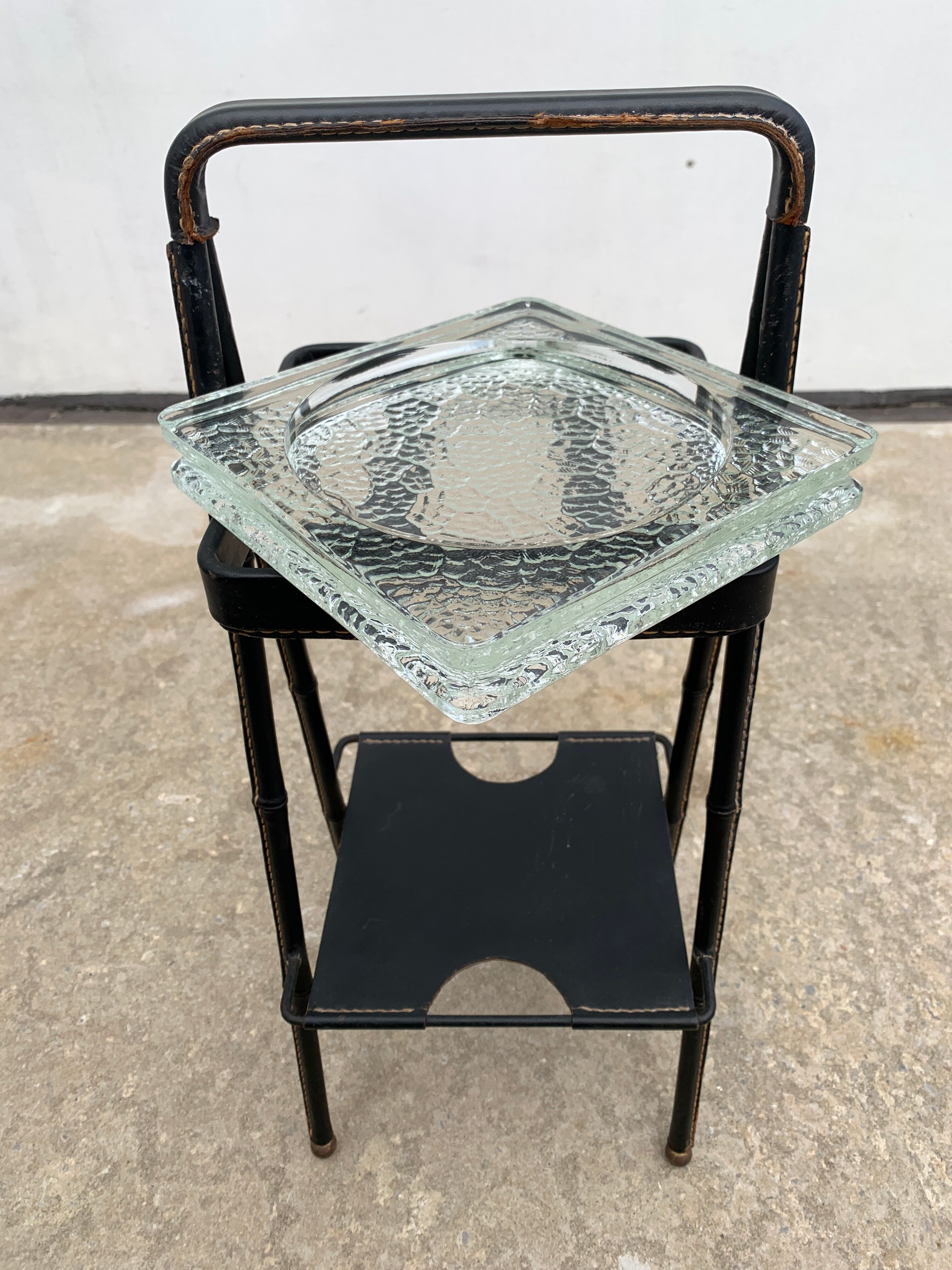 Cendrier on leather stand by Jacques Adnet, 1960