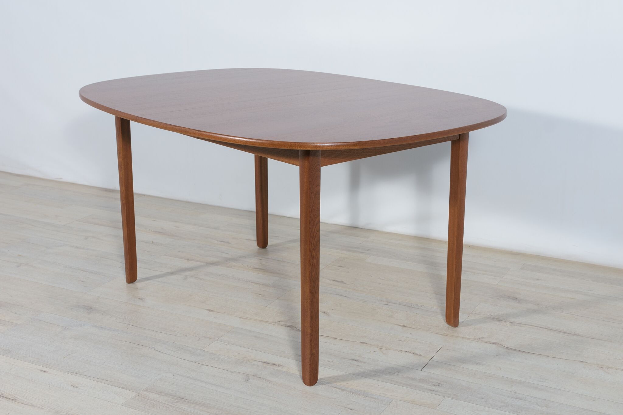 Table à manger danoise par Ole Wanscher pour Poul Jeppesens Møbelfabrik, années 1960