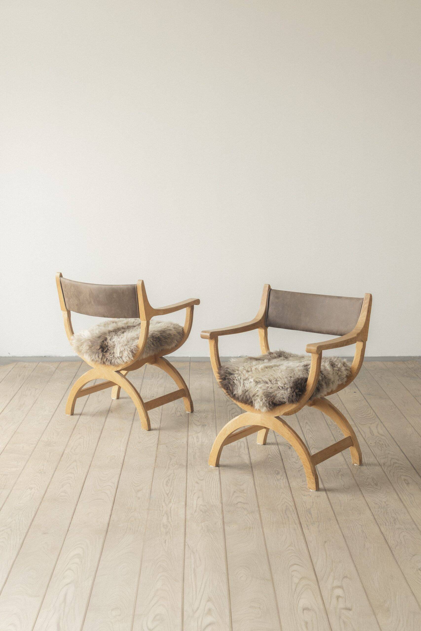 Henning Kjærnulf kurul, dining chair (pair)