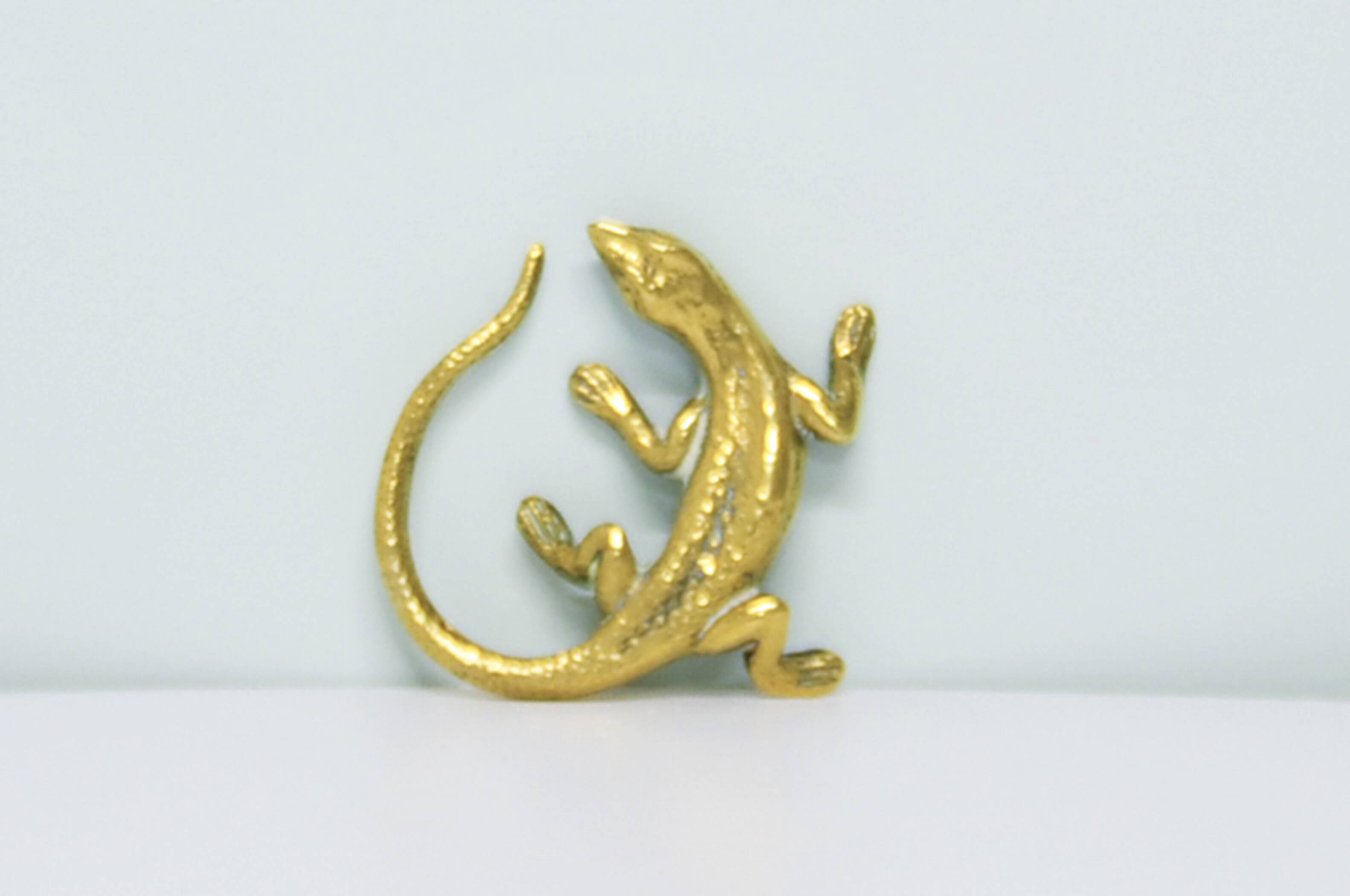 Vintage gold bronze salamander