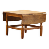 Table basse brutaliste danoise des années 1960 en chêne attribuée à Kjærnulf.