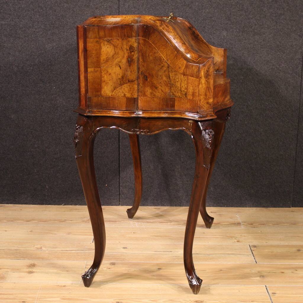 Bureau vénitien du milieu du XXe siècle