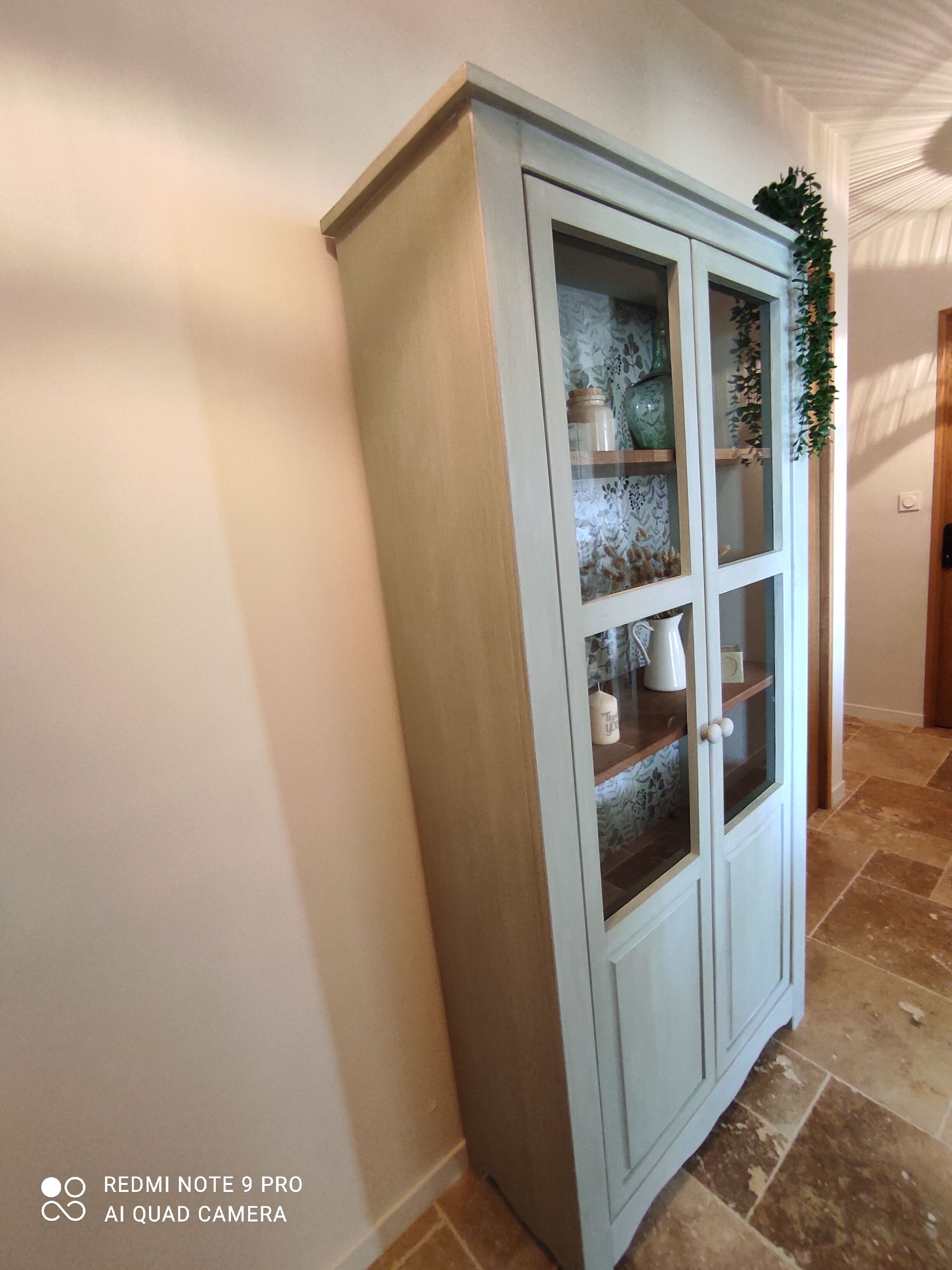 Vitrine relookée style campagne | Selency