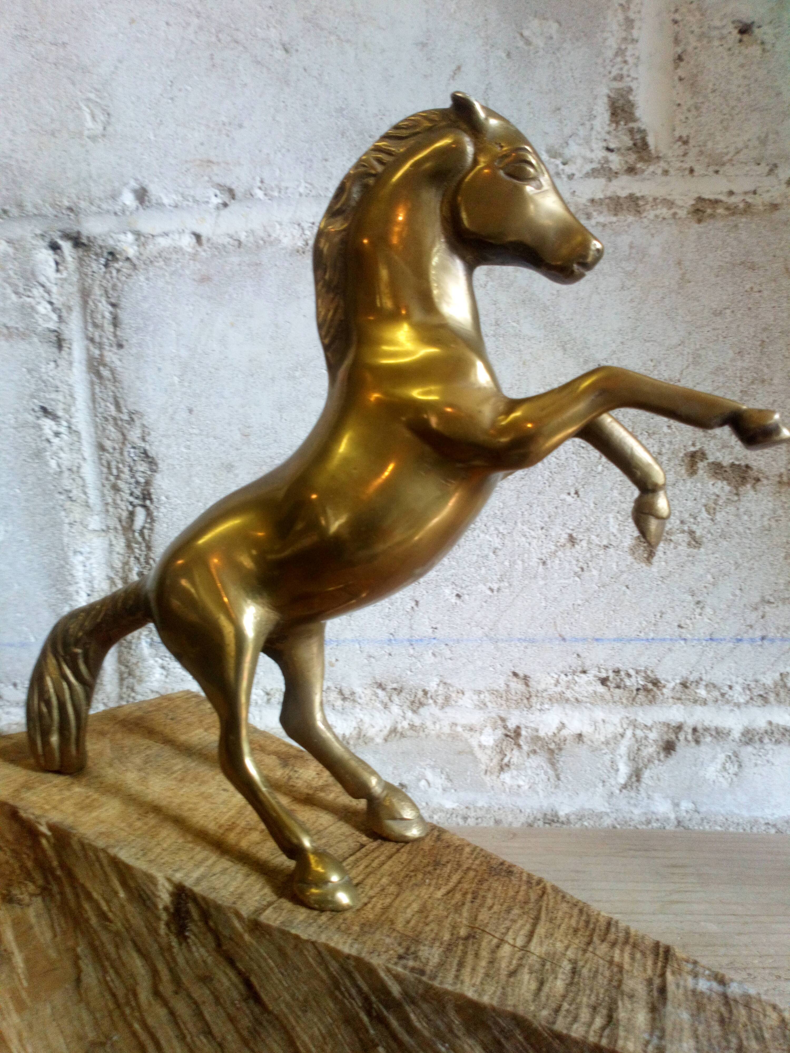 Cheval cabré en laiton massif