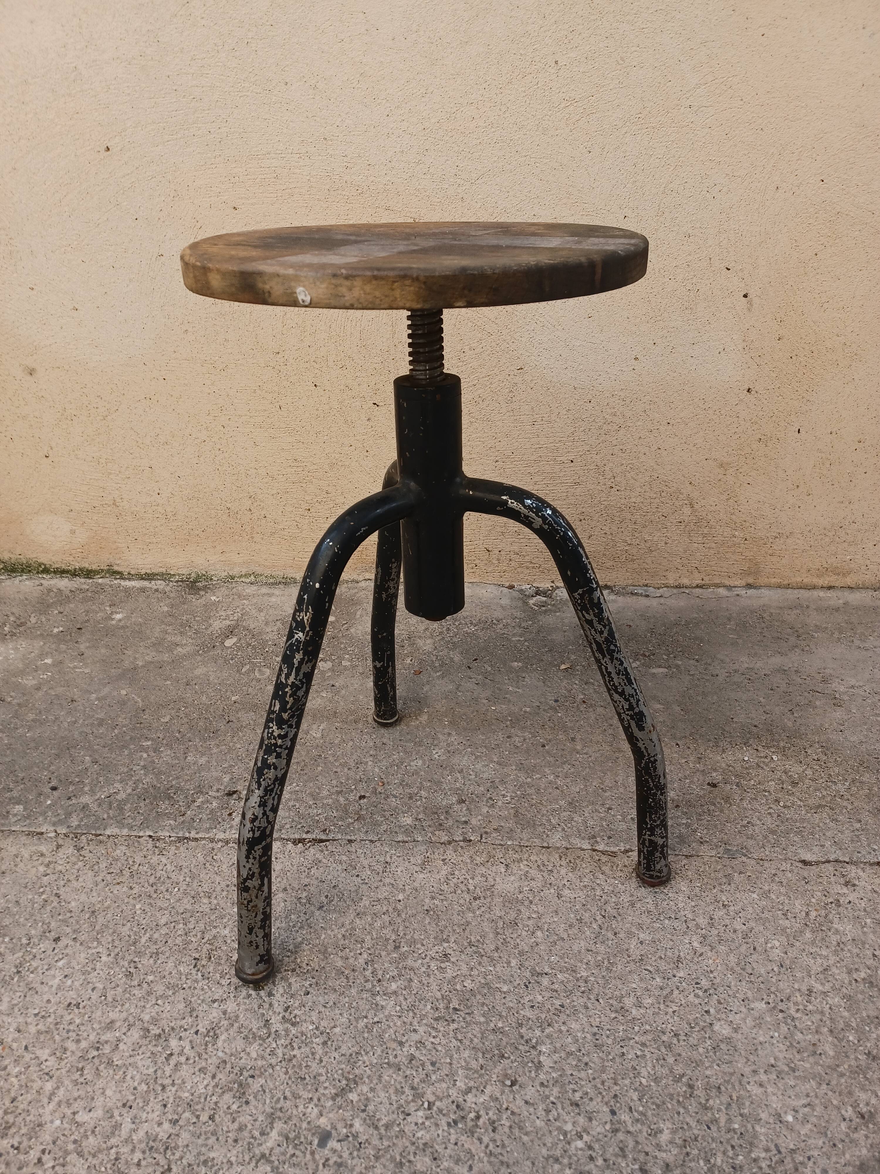 Workshop stool
