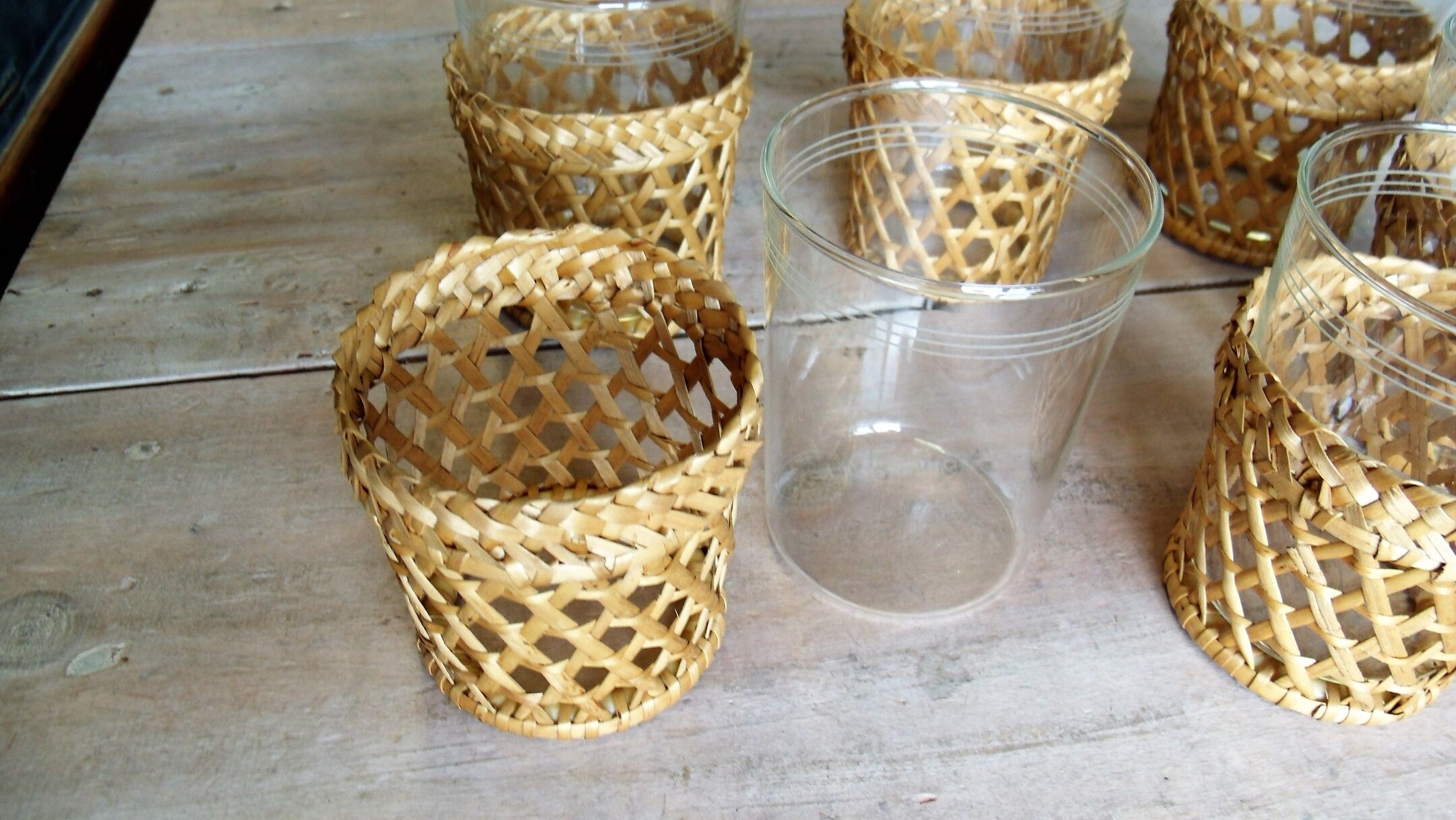 1950 rattan tray and drinks service