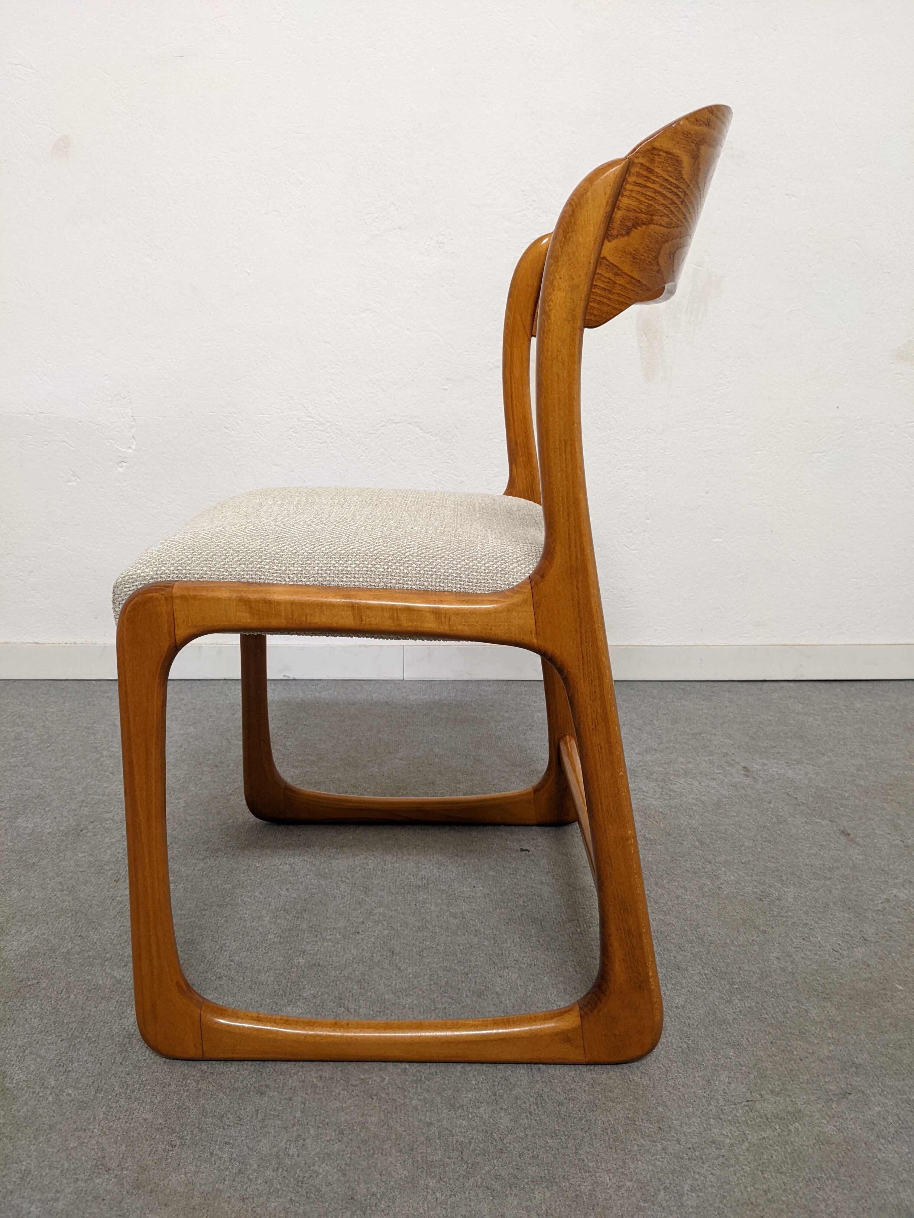 Série de 4 chaises traineau Baumann des années 60/70