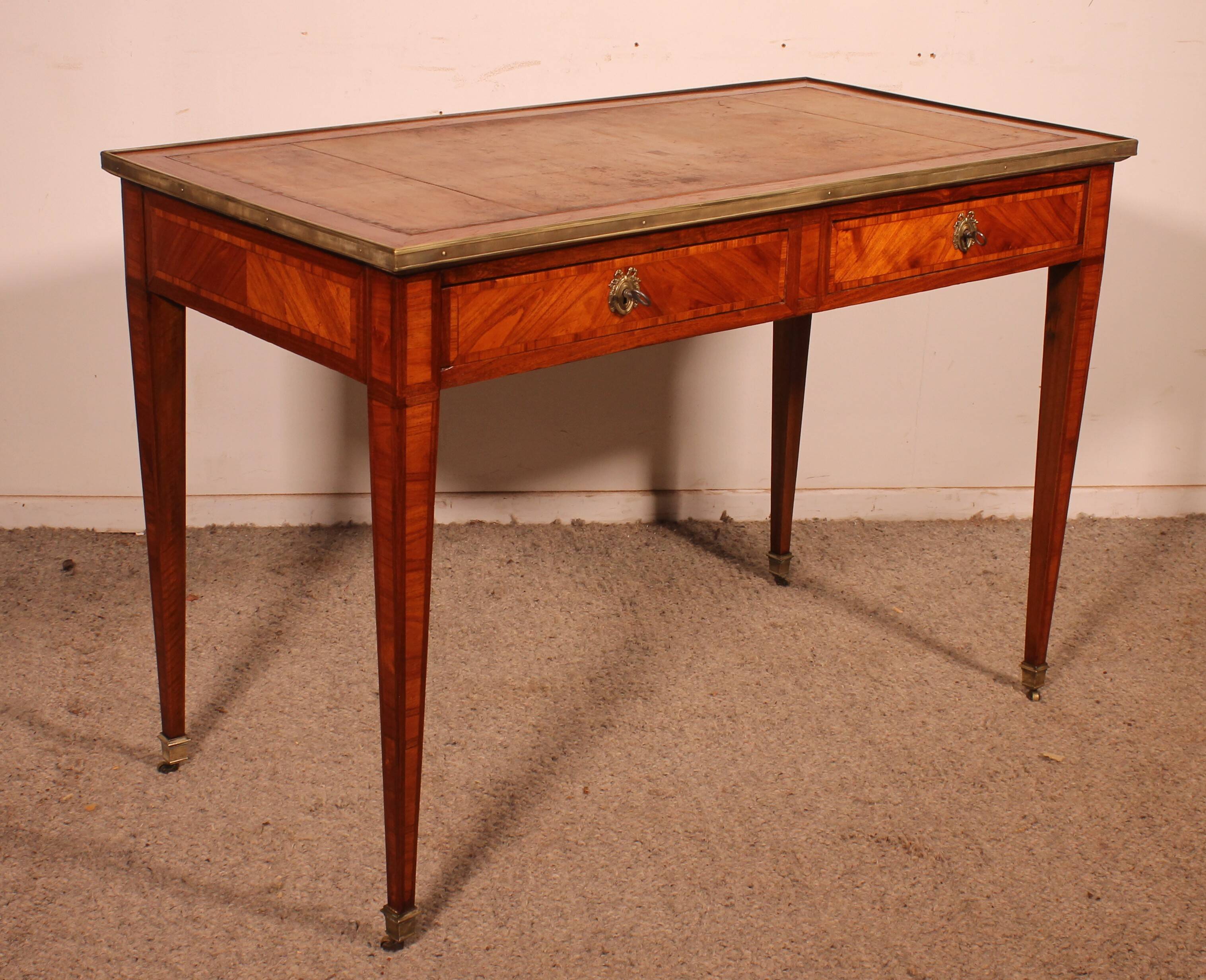 Louis XVI Period Marquetry Desk - 18th Century