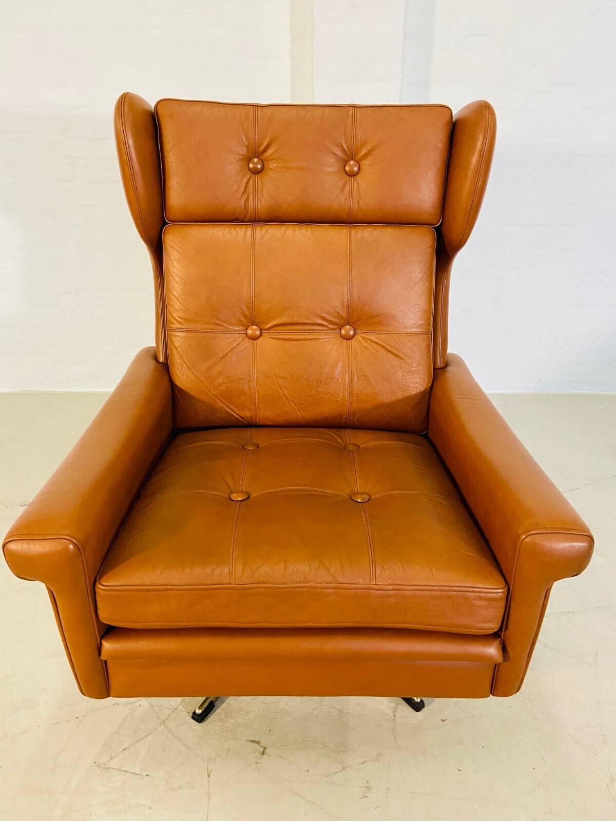 Chaise vintage danoise rétro du milieu du siècle Svend Skipper en cuir cognac des années 60