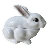 Gravy boat in white rabbit slip, bordallo pinheiro portugal