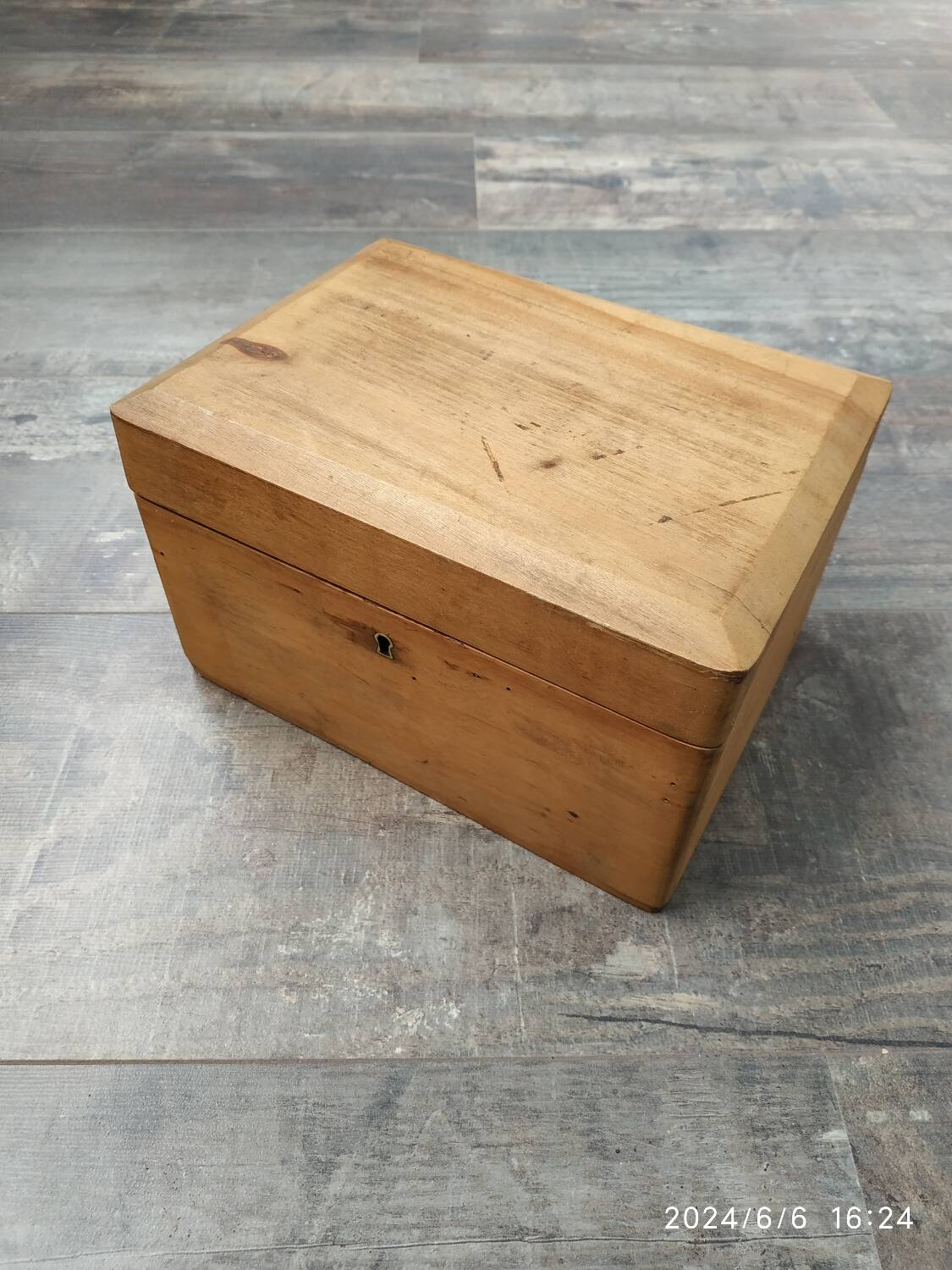 Wooden box