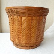 Wicker cache-pot