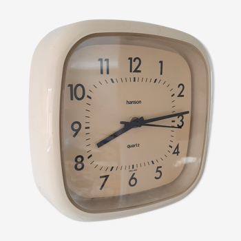 Vintage Hanson beige clock