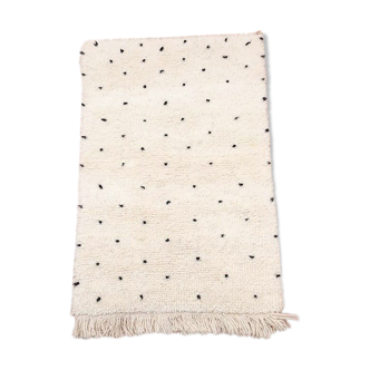 Berber carpet Beni Ouarain with polka dots