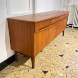Sleek Scandinavian row 186cm