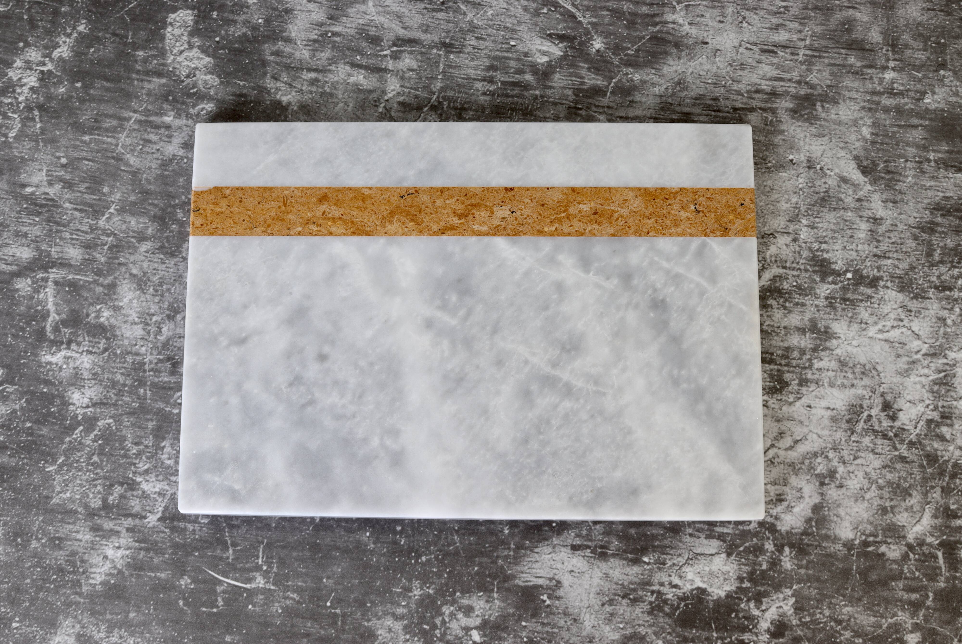 Salvatore – Rectangular serving tray in natural white marble