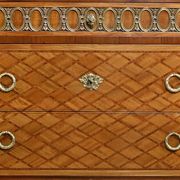 Commode Sauteuse en Marqueterie, style Transition Louis XV Louis XVI – Débu