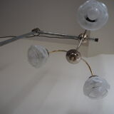 Suspension 3 feux en laiton et globe en verre blanc des années 1950-1960