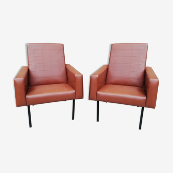 Paire de fauteuils simili cuir marron