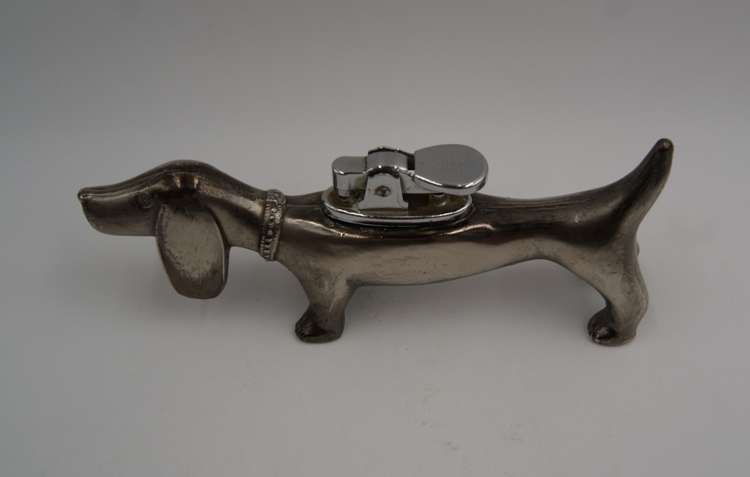 Briquet de table chien saucisse vintage