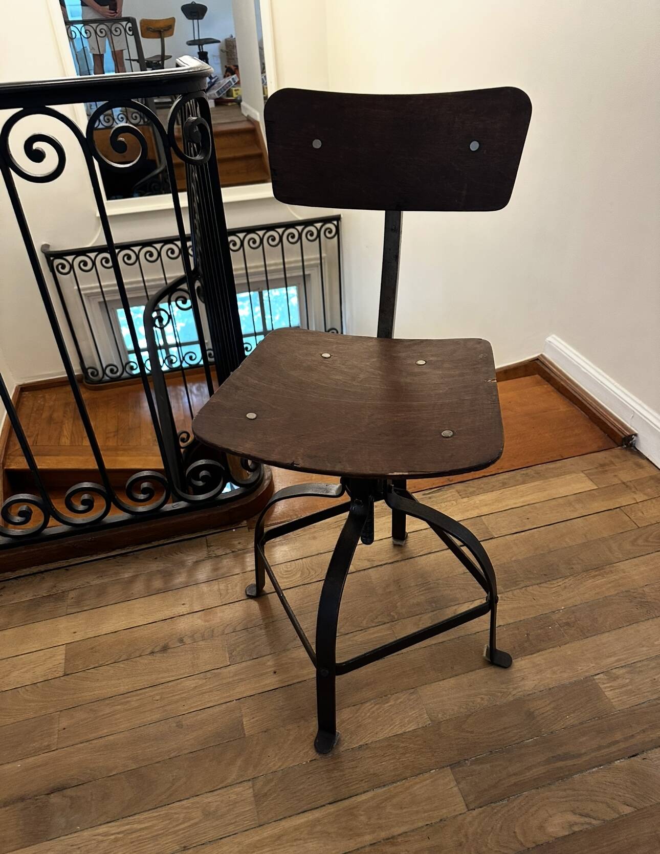 Bienaise workshop chair – model 204 – France, circa 1930–1950