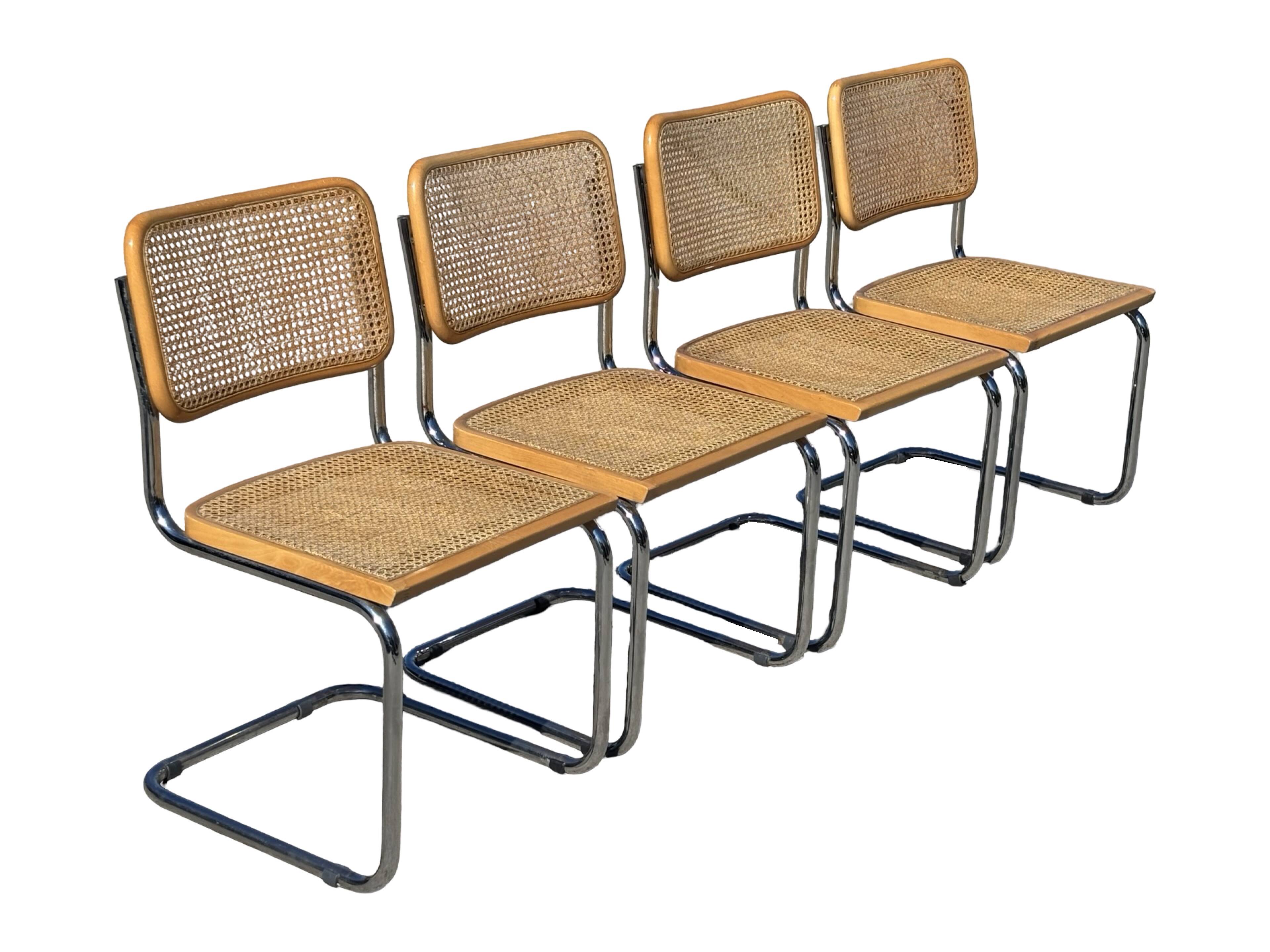Ensemble de 4 chaises Cesca B32 conçues par Marcel Breuer design fabriqué en Italie