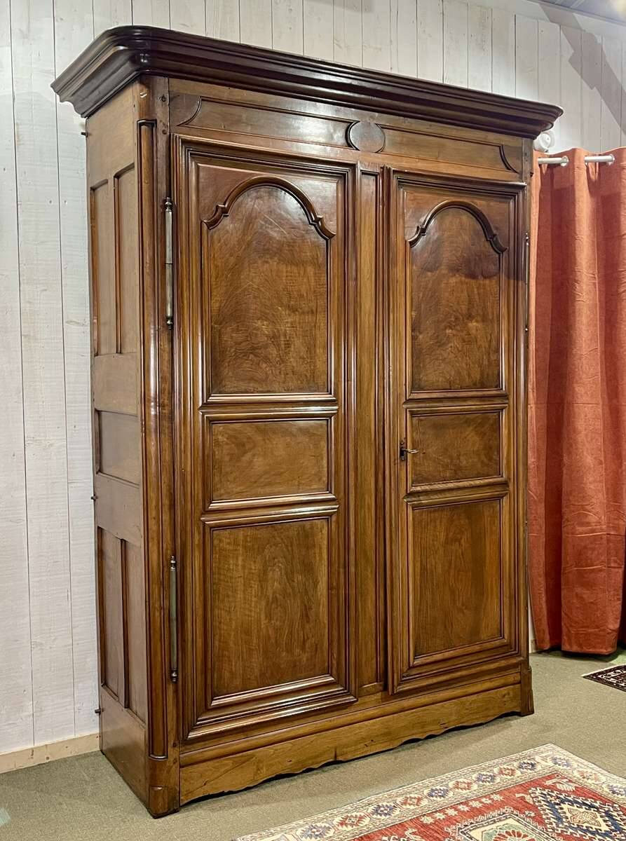 18th century walnut castle wardrobe - fully removable