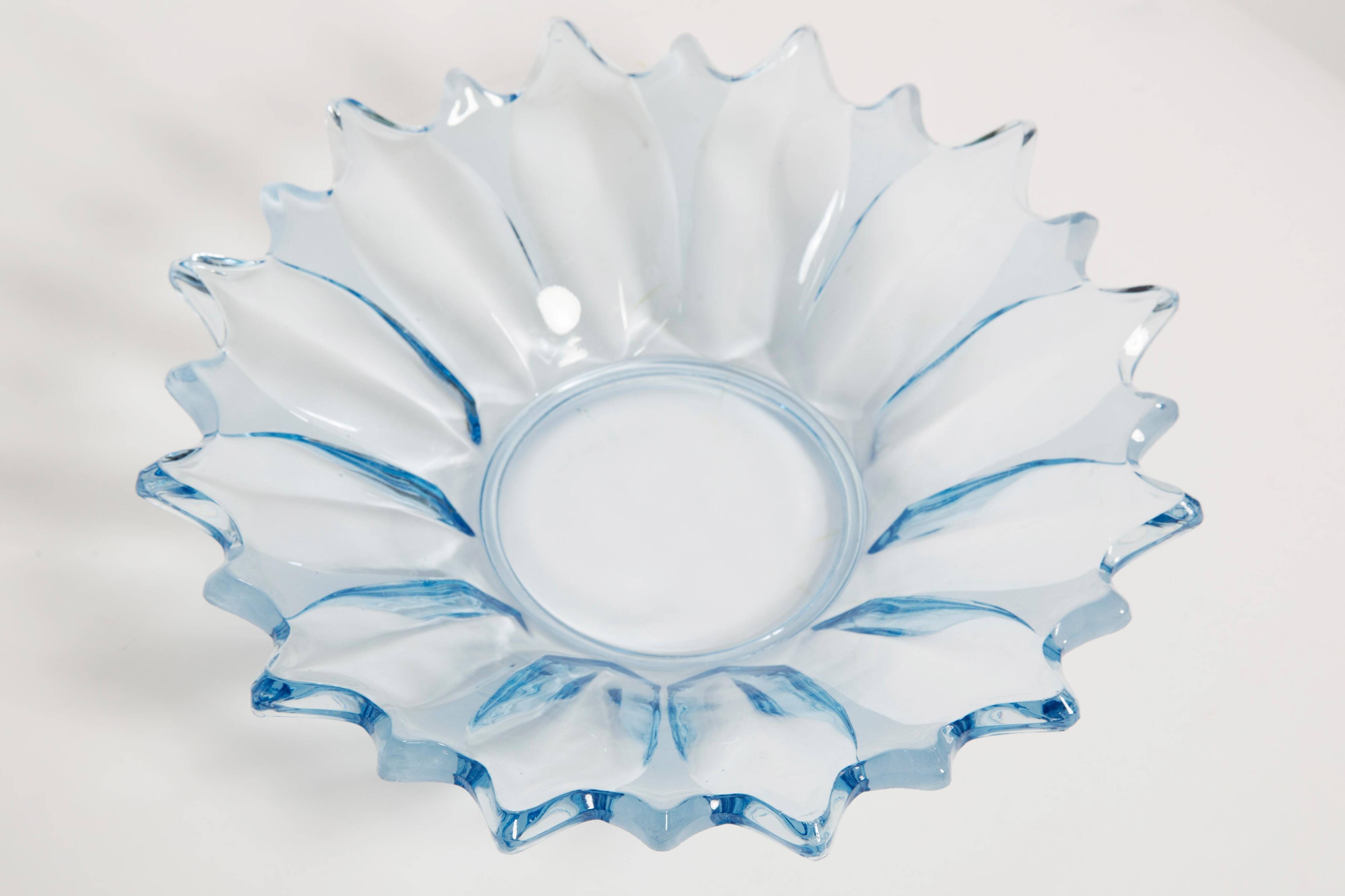 Assiette décorative vintage en verre bleu clair, Italie, années 1960