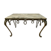 Table basse en fer forgé martelé plateau en marbre brèche xx siècle
