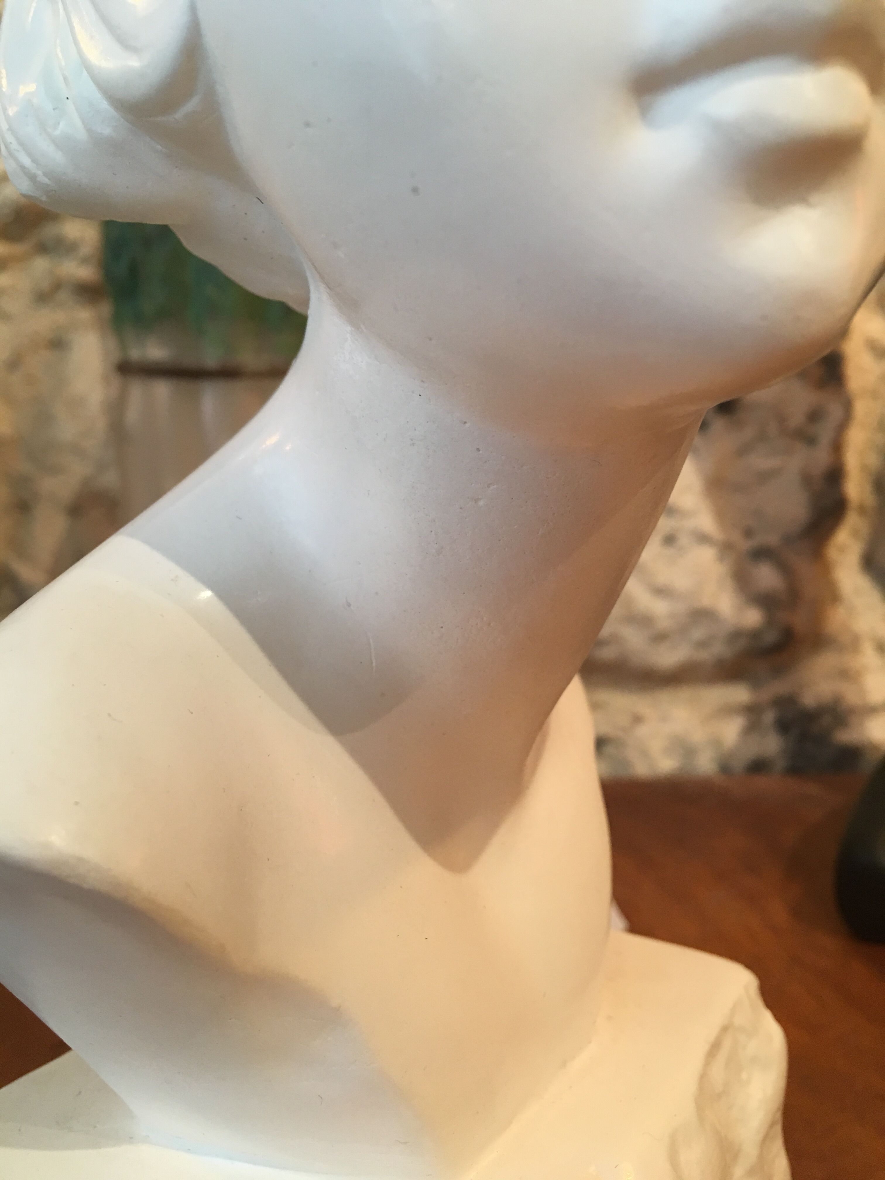 Statue ou buste en plâtre de jeune fille femme