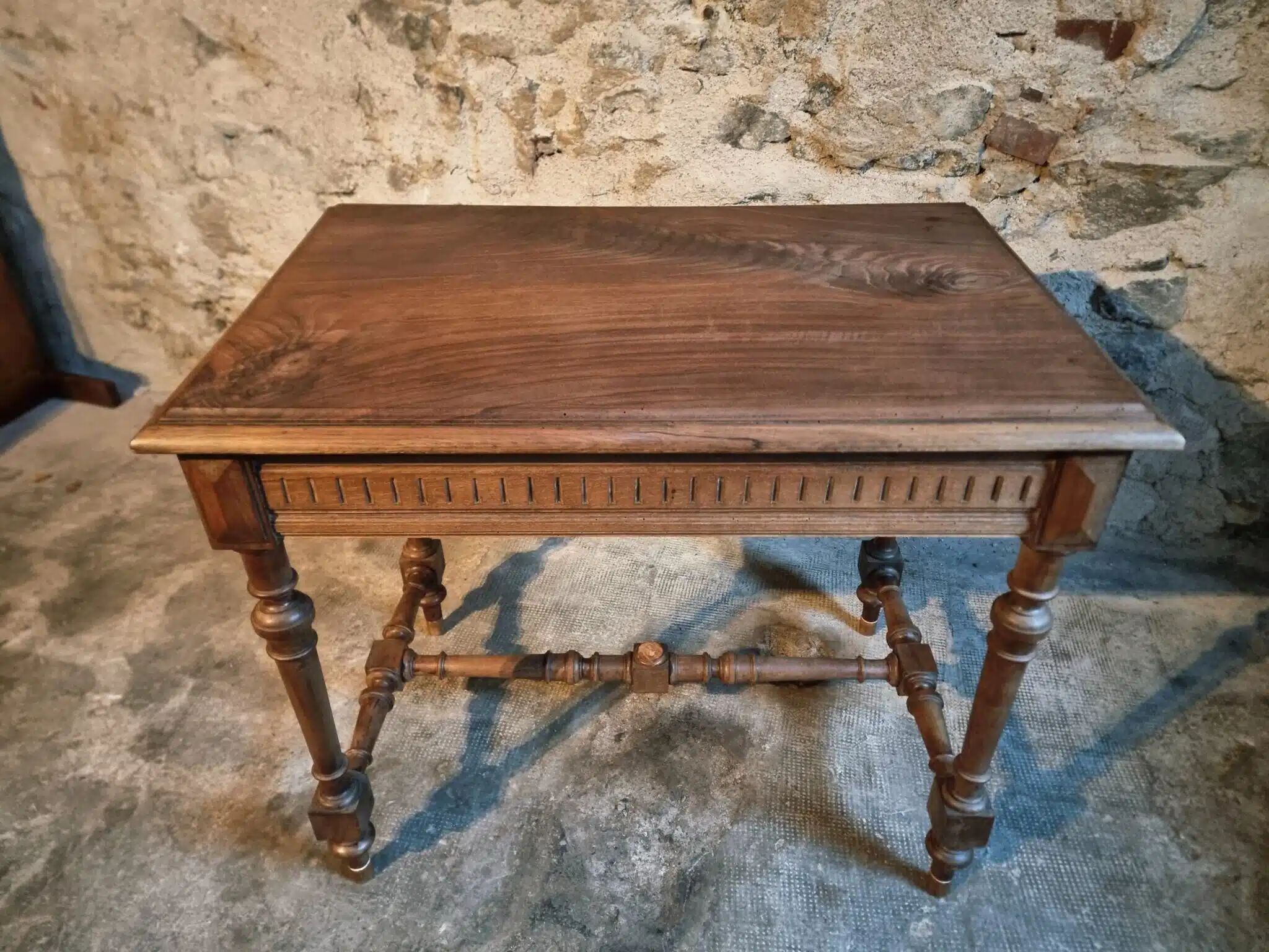 Vintage French writing table in walnut, 1930s.