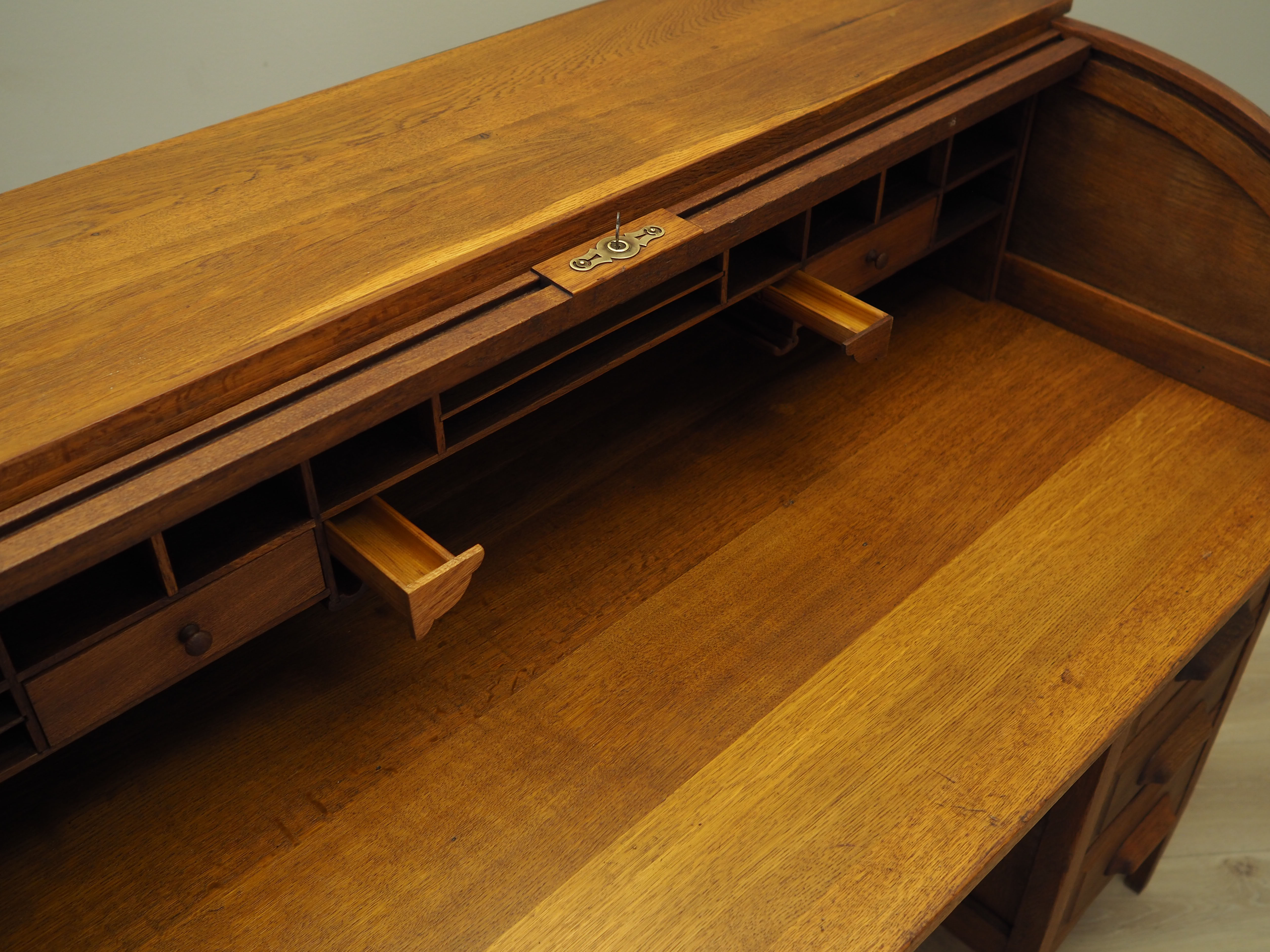 Bureau en chêne, design danois, années 1950, production: Danemark