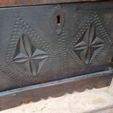 Small French chest from the 17th century in its own juice.