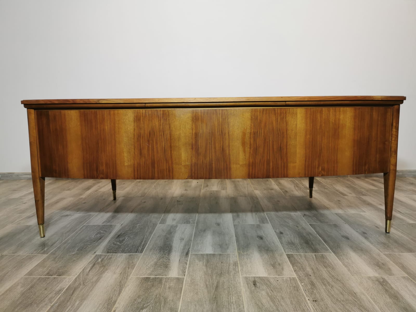Bureau du milieu du siècle