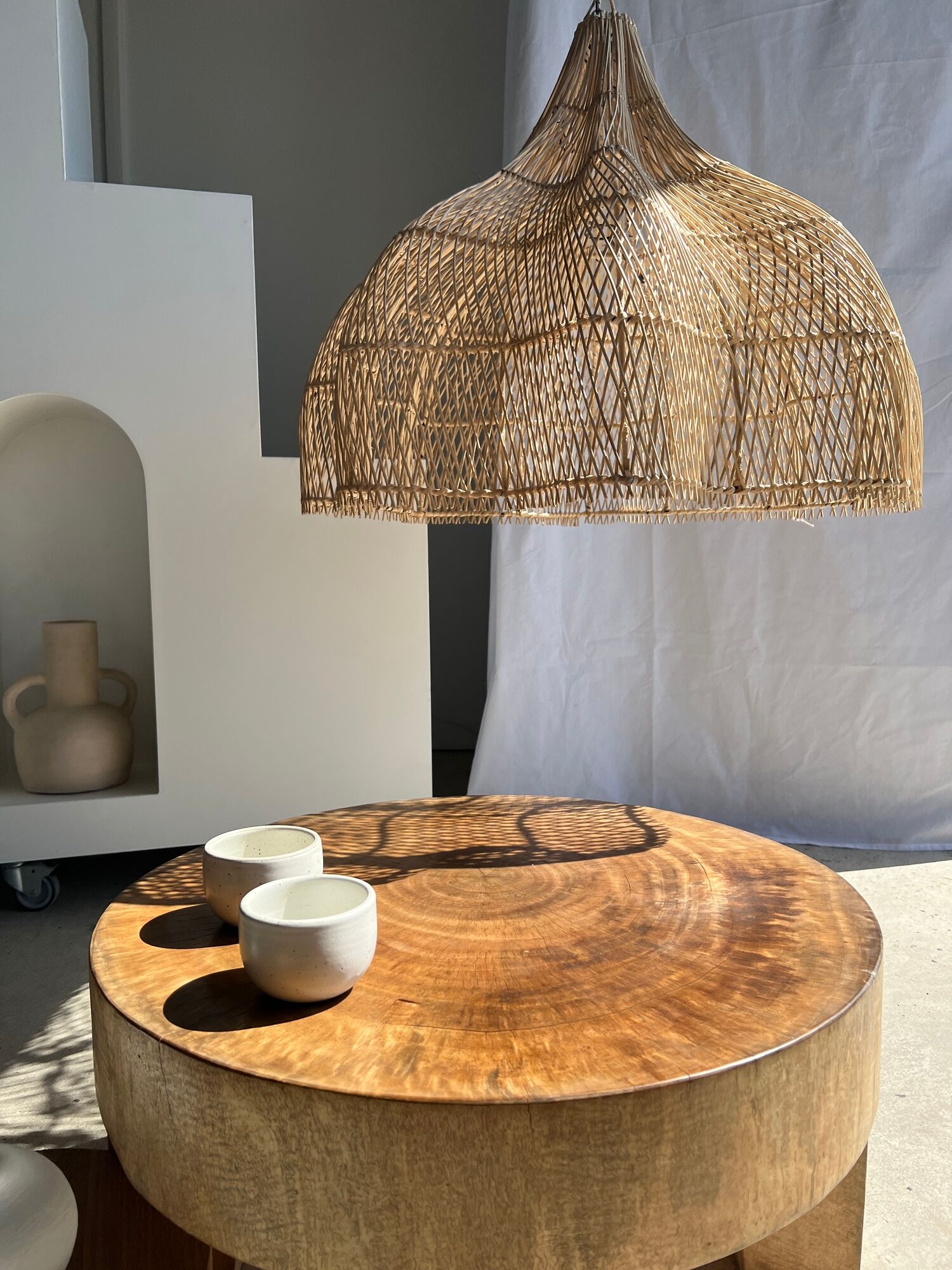 Rattan pendant lamp in the shape of a flower