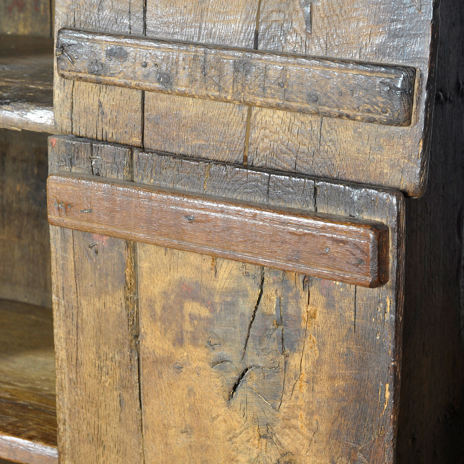 Basque oak storage cabinet, 17th century