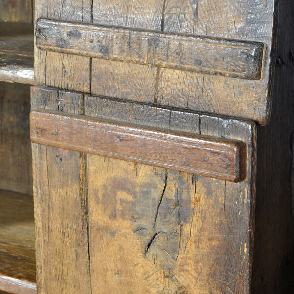 Armoire de rangement en chêne basque, XVIIe siècle