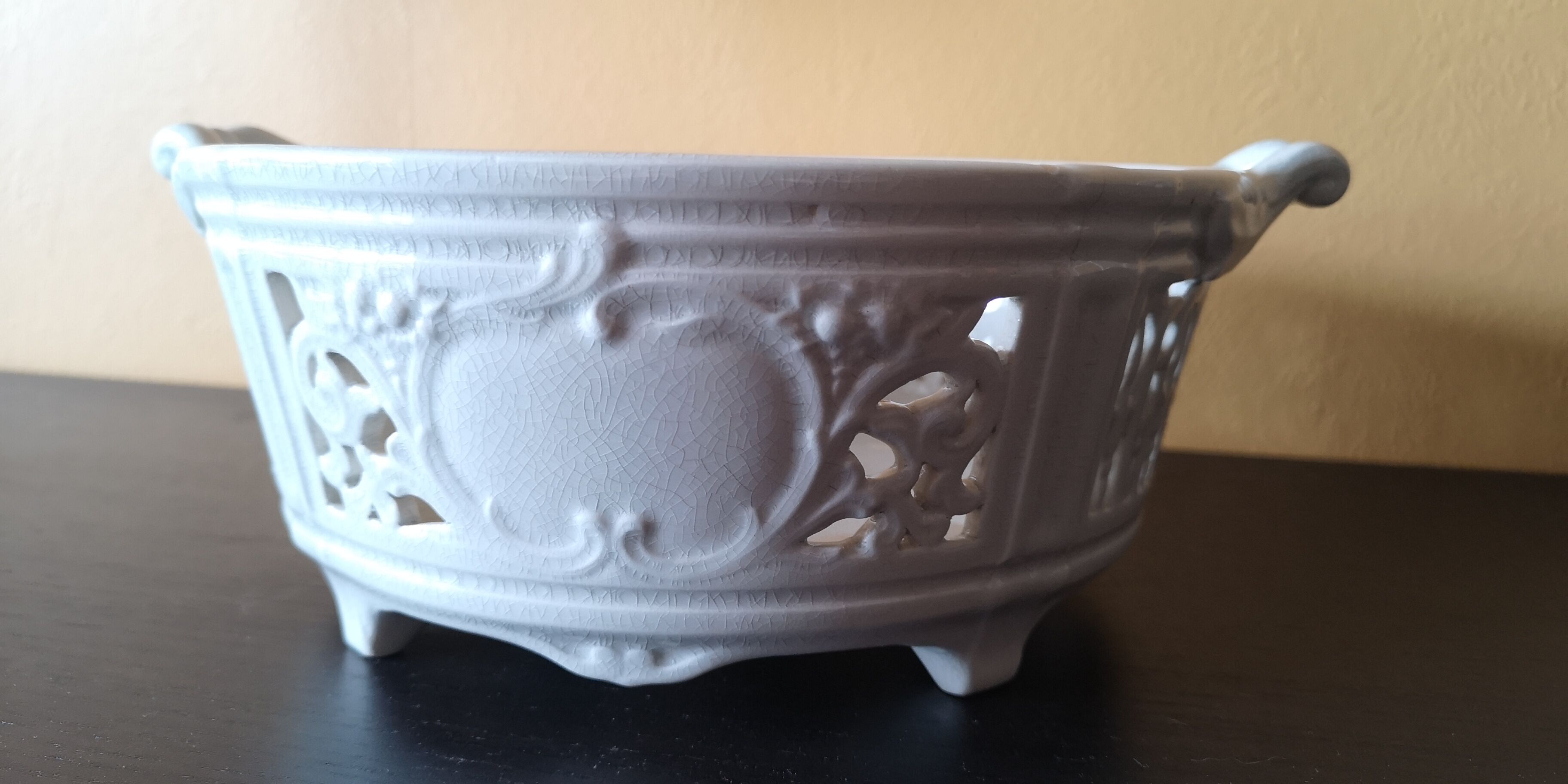 Fruit cup Keller and Guérin Lunéville 1st half 20th century