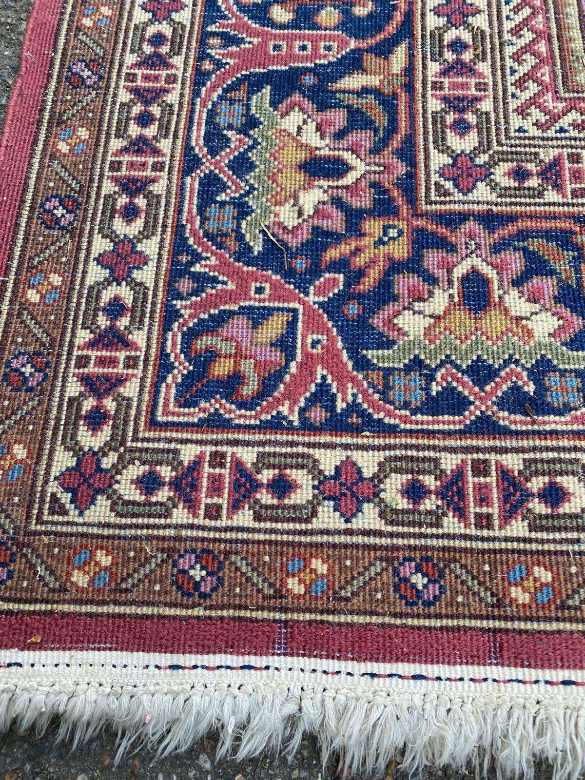 Persian rug in burgundy knotted wool 200x300