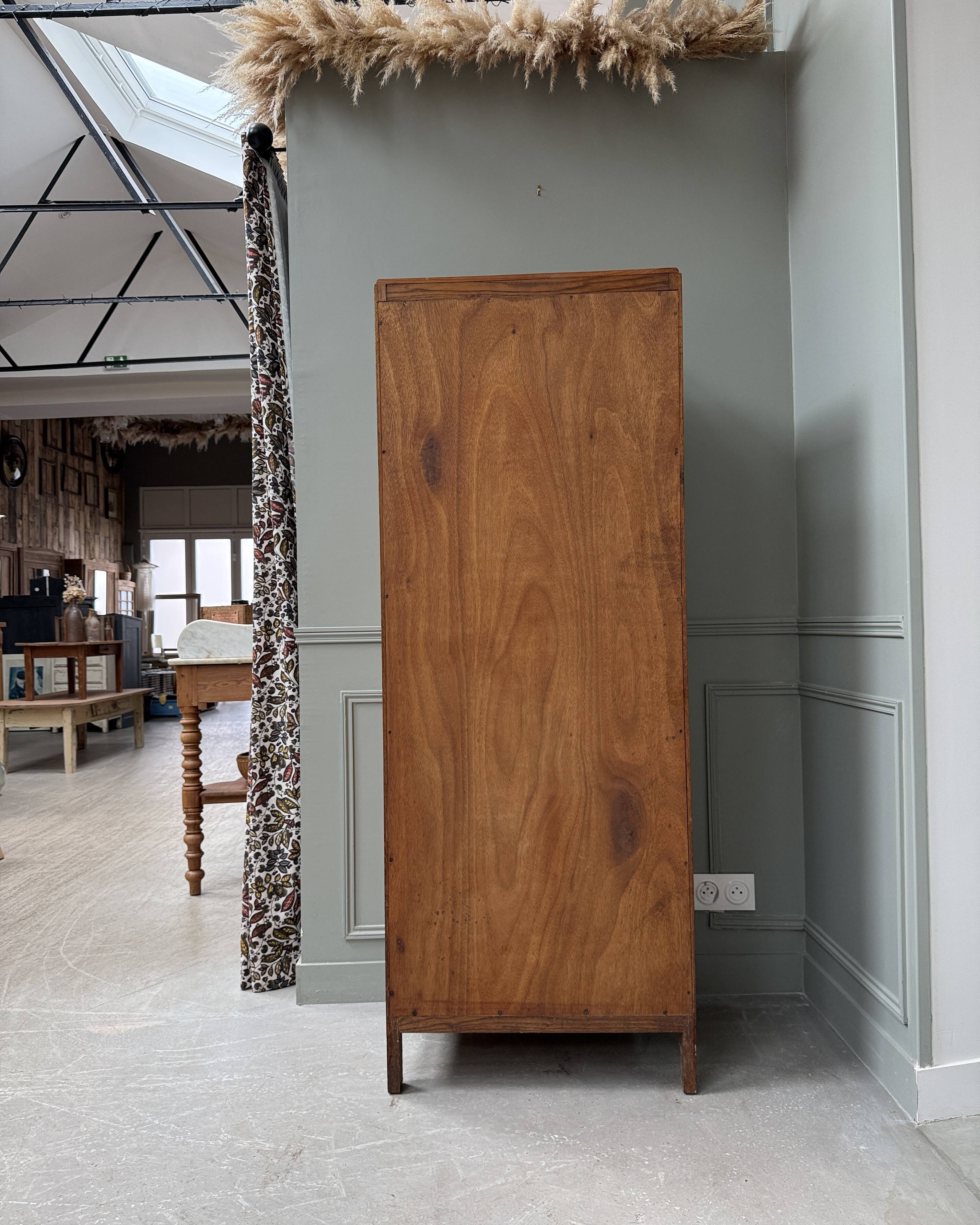 Vintage oak bonnetière