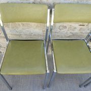 Lot of 3 chairs in chrome and khaki green skai, 70s