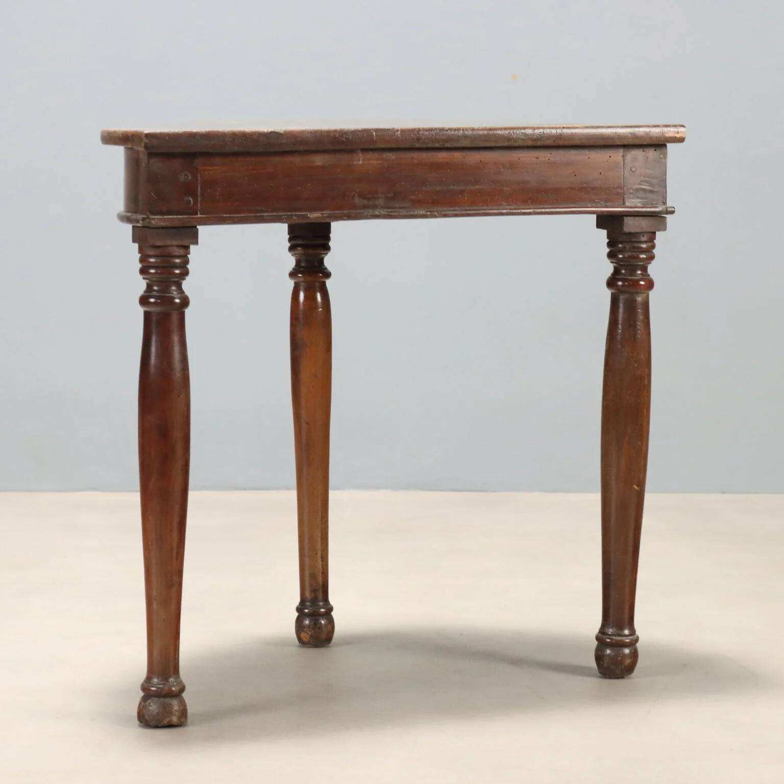 Half-moon console in walnut - Italy 19th century