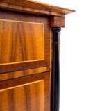 Commode ancienne, Europe du Nord, vers 1850. Après rénovation.