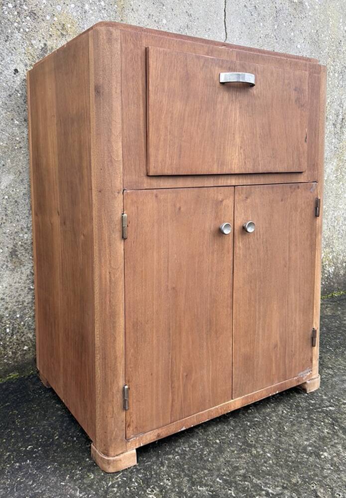 Phonograph, radio, turntable and record cabinet from the 1950s