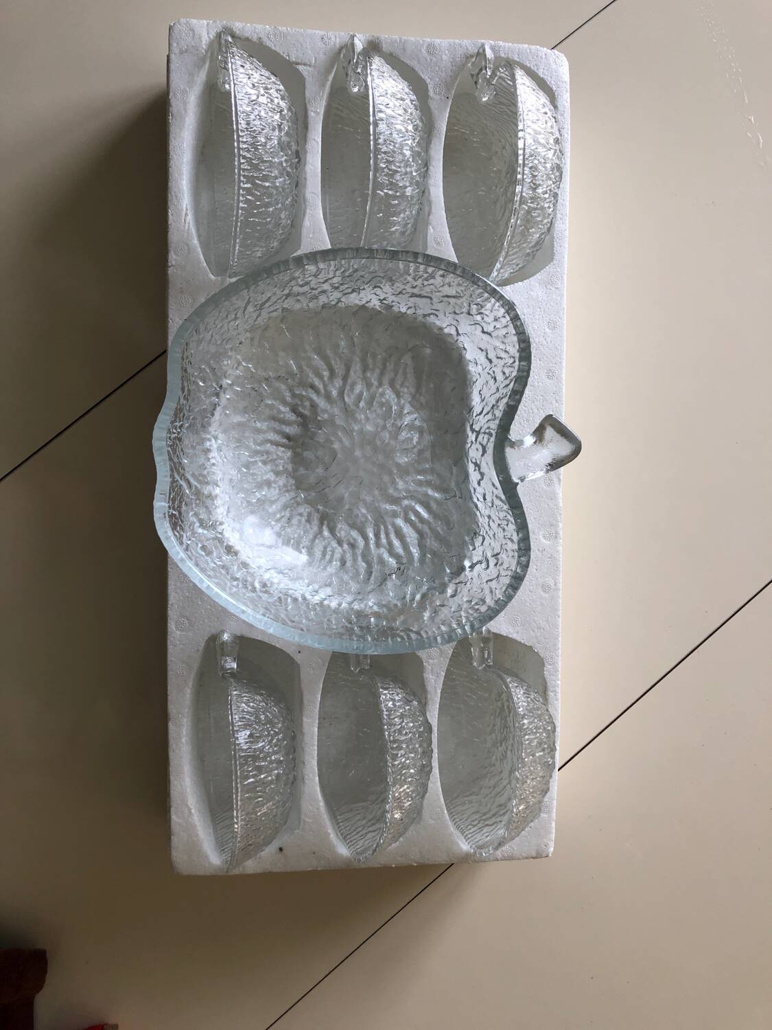 Salad bowl and 6 apple ramekins in vintage chiseled glass