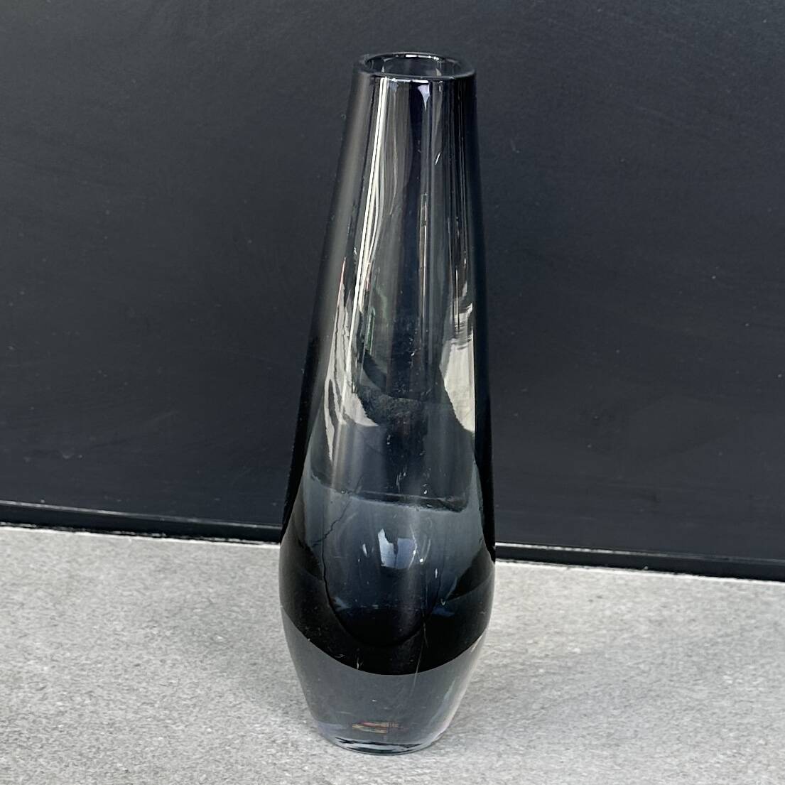 Vase en verre gris vintage scandinave